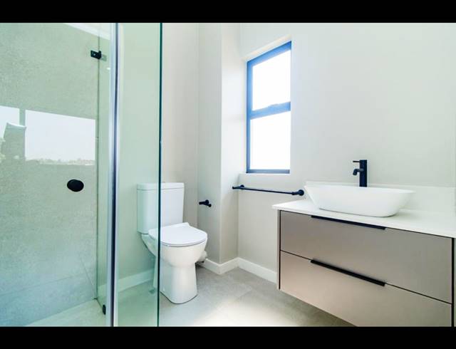 3 BEDROOM TOWNHOUSE FOR SALE IN LEONARD
